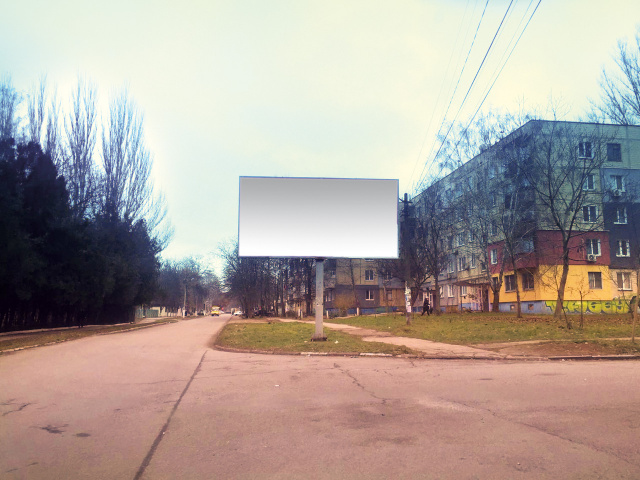 Щит 6x3,  м. Марганець, перехрестя вул.Бульварна та Паркова (біля буд. 8 по вул.Паркова)