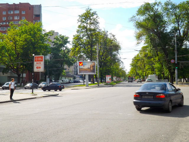 Скролл 4x3,  пр.Лесі Українки (пр.Пушкіна) – вул.Андрія Фабра, бульвар Кучеревського, роллер 4х3