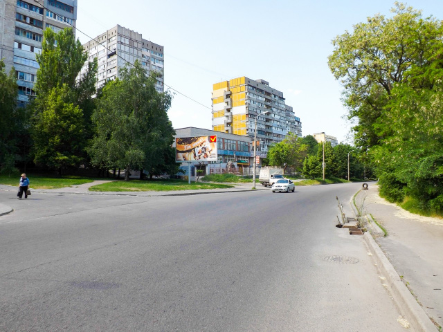 Щит 6x3,  вул.Надії Алексєєнко, 114 – кафе "Бакинський дворик"