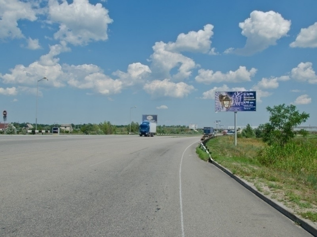 Щит 6x3,  Автодорога до міста Київ (МО-04) навпроти АЗС, з міста