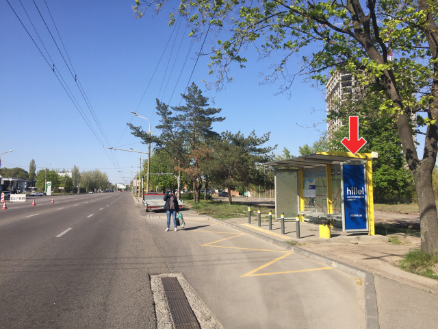 Зупинка 0.75x2,  Вул.Набережна Перемоги, навпроти буд.26