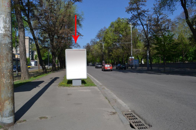 Сітілайт 1.2x1.8,  пр.Лесі Українки (пр.Пушкіна), на розподільчій алеї, від вул.А.Фабра до пр.Олександра Поля – 1-