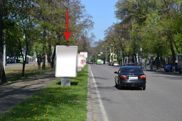 Сітілайт 1.2x1.8,  пр.Лесі Українки (пр.Пушкіна), на розподільчій алеї, від вул.А.Фабра до пр.Олександра Поля – 3-