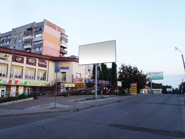 Щит 6x3,  вул.20-річчя Перемоги, 43 (ж-м Придніпровськ), біля "АТБ-маркет", до центру