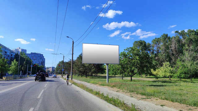 Щит 6x3,  вул.Набережна Перемоги, 120, кінотеатр "Салют", до центру