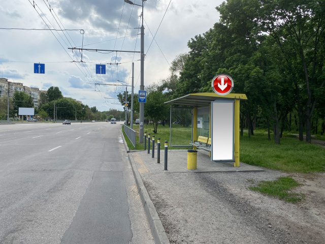 Зупинка 0.75x2.02,  Вул.Набережна Заводська, навпроти буд.133, перед вул.Метробудівська