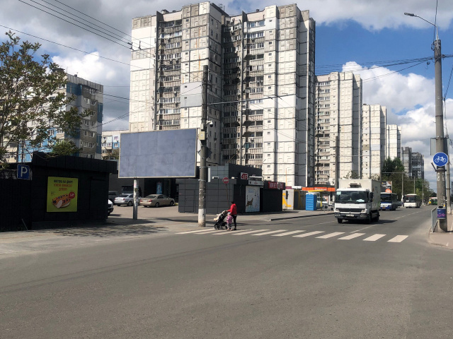 Щит 6x3,  пр.Миру, 33, біля "АТБ-маркет", из центра