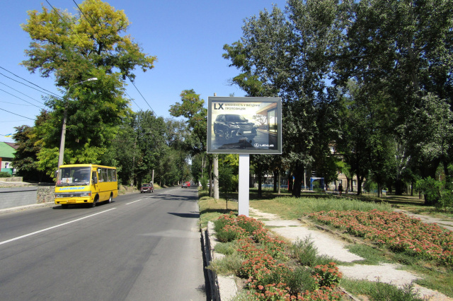 Беклайт 3.14x2.32,  вул.Степана Бандери (кол. Шмідта), 42, автосалон "Мерседес"