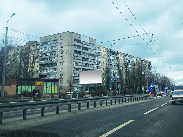Щит 6x3,  пр.Героїв, 27, біля кафе "Фантазія", з центру