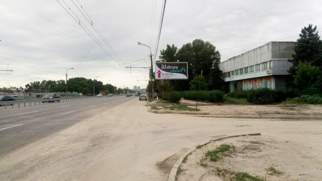 Призма 6x3,  вул. Набережна Перемоги, 38 (магазин "Інтертоп"), призма