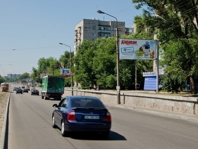 Щит 5.9x2.9,  пр.Богдана Хмельницького, 2, за пр.Пилипа Орлика, із центру
