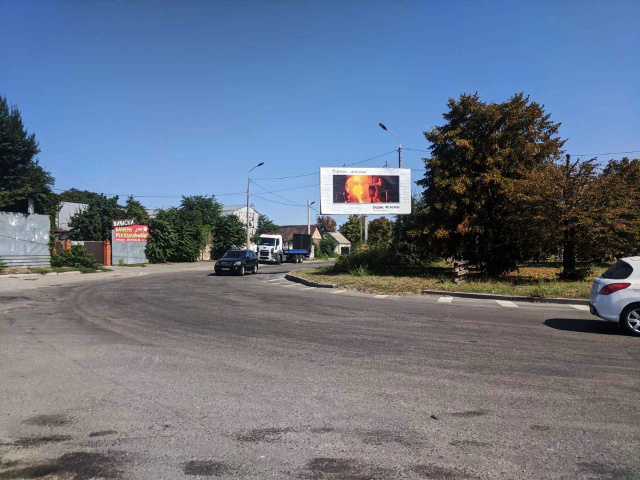 Щит 6x3,  вул.І. Езау, 10А, біля Автоцентру "Аэліта", з центру