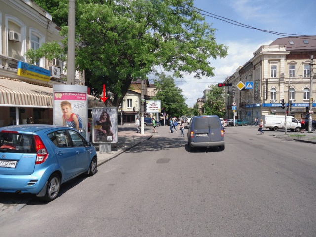 Сітілайт 1.2x1.8,  вул.Січових Стрільців, 4, поруч "Райфайзен Банк Аваль", "Картопляна Хата", пиццерия "Оле-Оле"