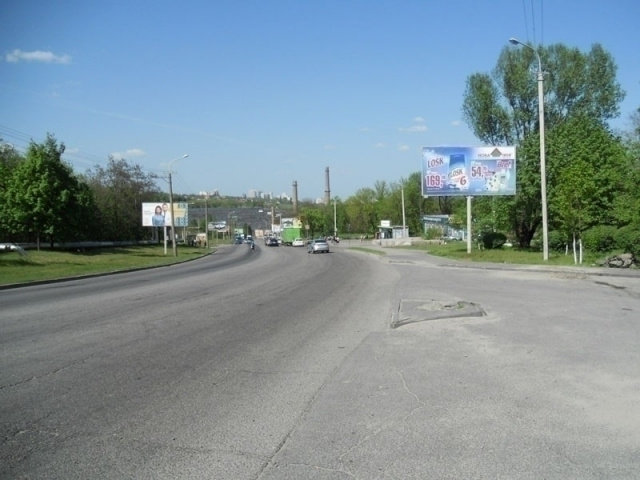 Щит 6x3,  вул.Космічна, р-н обласної лікарні, перед світлофором, рух вниз