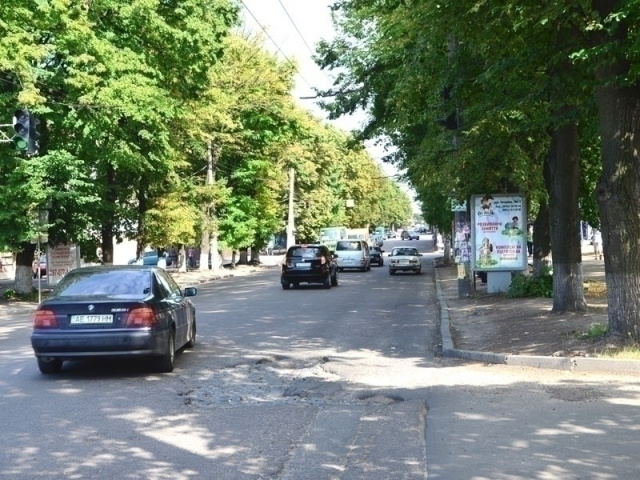 Сітілайт 1.2x1.8,  вул.Незалежності, 27 – вул.Алана Шепарда (вул.Суворова), "АТБ-маркет", ТРЦ "Апполо", Льодовий палац спорту, стадіон Метеор