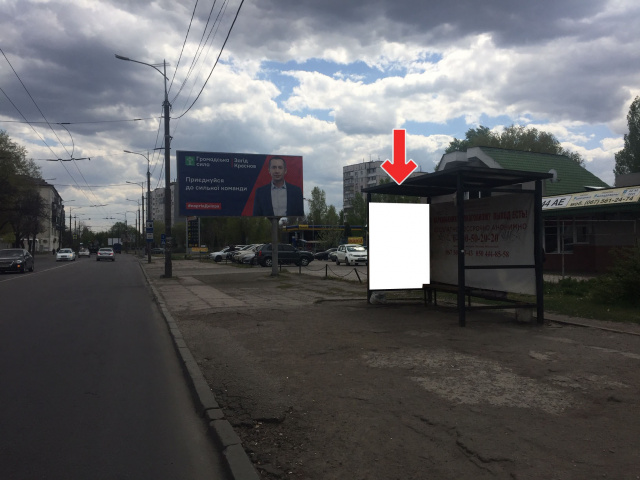 Зупинка 1.65x2.05,  У районі пр.Мануйлівського, буд.2