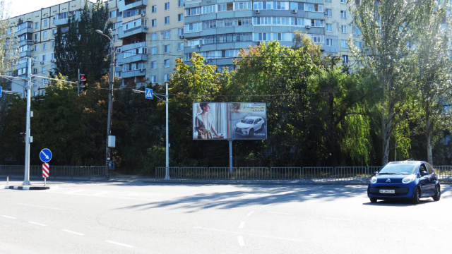 Щит 6x3,  вул. Набережна Перемоги, 130