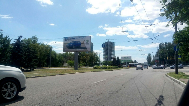 Беклайт 8x4,  вул. Набережна Перемоги – розподілювач, Інститут Фізкультури, з центра