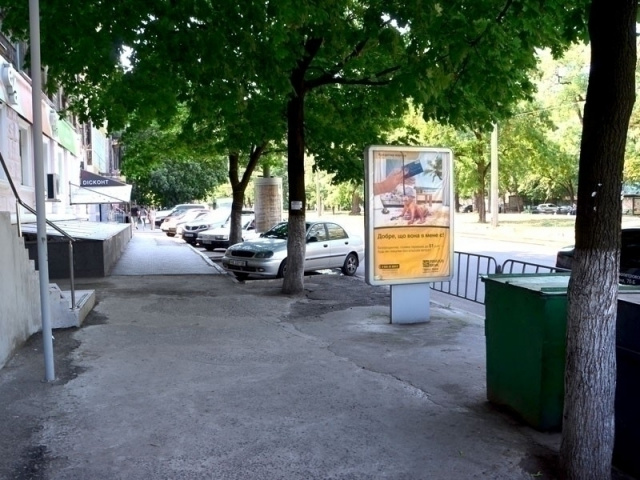 Сітілайт 1.2x1.8,  пр.Лесі Українки (пр.Пушкіна), 27 (Піца Челентано, маг. СІМ'Я)