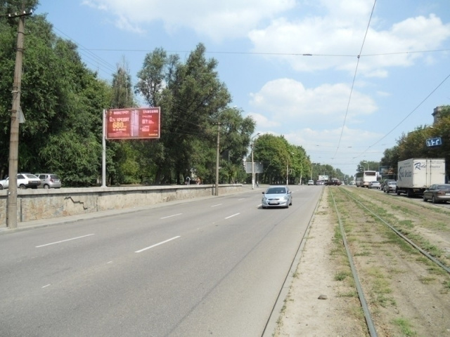 Щит 5.9x2.9,  пр.Богдана Хмельницького, 2, перед пр.Пилипа Орлика, до центру