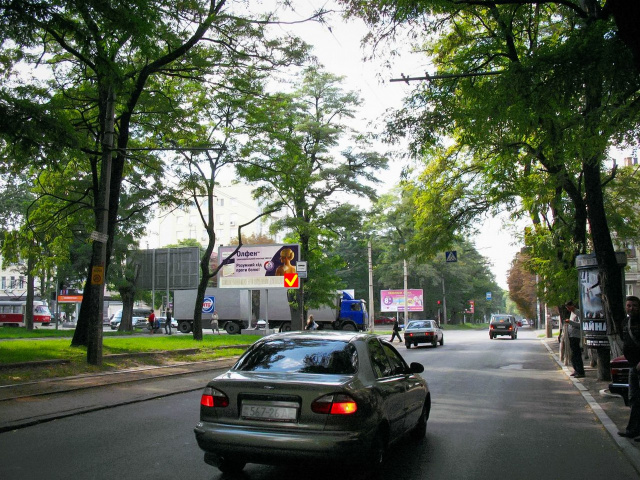 Щит 6x3,  пр.Лесі Українки (пр.Пушкіна) – вул.Савченка, з центру