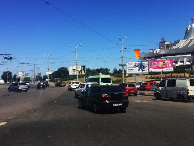 Призма 6x3,  вул.Князя В.Великого (цирк), ТРК Мост Сіті центр, Антошка, Спортмастер, Центральний міст