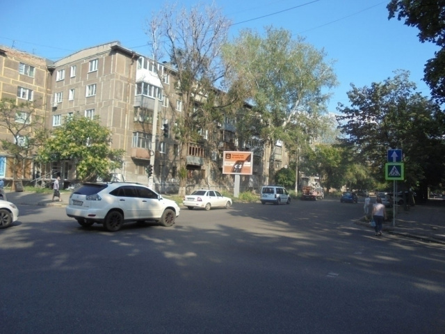 Беклайт 3.14x2.32,  вул.Князя Володимира Великого, перехрестя з вул.Ю. Словацького, світлофор, в центр