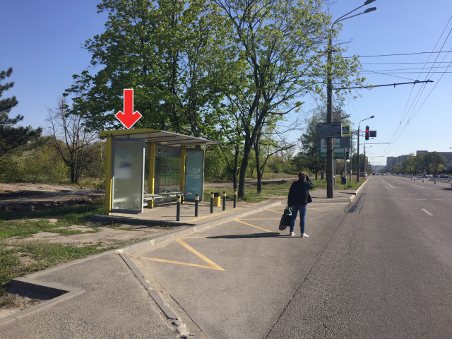 Зупинка 0.98x1.98,  Вул.Набережна Перемоги, навпроти буд.26