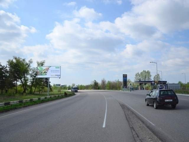 Щит 6x3,  Автодорога до міста Київ (МО-04) навпроти АЗС, до міста