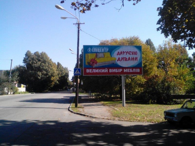 Щит 6x3,  вул.Криворізька, 107
