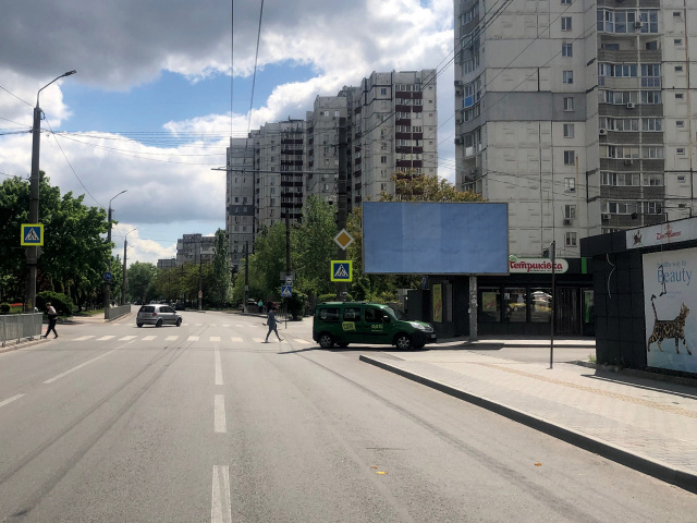 Щит 6x3,  пр.Миру, 33, біля "АТБ-маркет", в центр