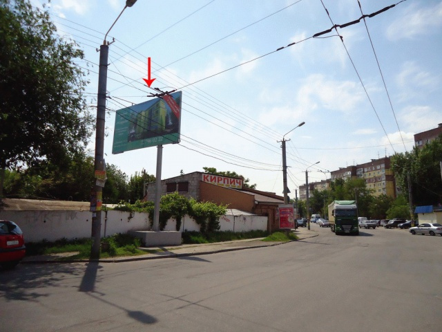 Щит 6x3,  вул.Марії Лисиченко, біля зупинки "Ринок Березинський", до центру