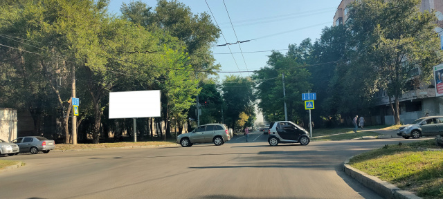Щит 6x3,  вул.Степана Бандери (кол. Шмідта), 18 – вул.Володимира Антоновича