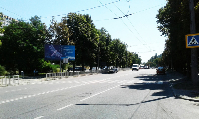 Щит 6x3,  вул.Панікахи, 53, біля кінотеатру "Січ", з центру