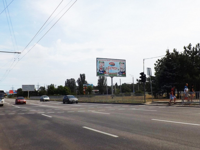 Щит 6x3,  вул.Наб.Заводська – вул.Панаса Мирного, ж/м Червоний Камінь, Парус