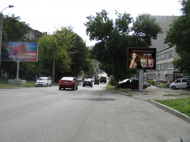 Беклайт 3.14x2.32,  вул.Володимира Антоновича (через дорогу від будинку №22)